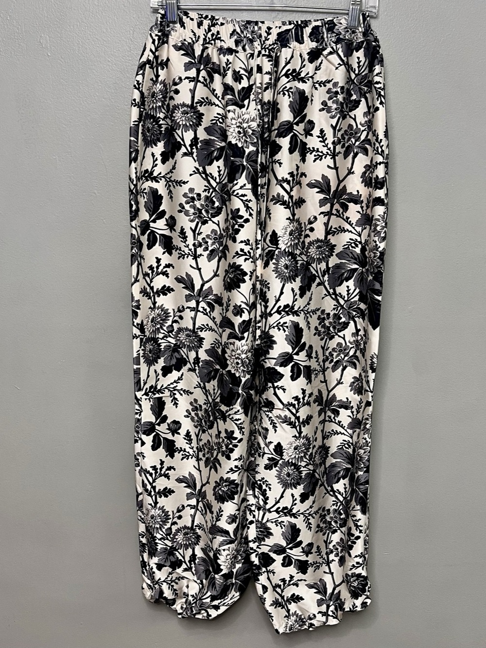 NWOT Maeve Anthropologie Floral Balloon Parachute Jogger Pants Black & Ivory XS